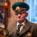 <strong>Губернатор Алексей Островский посетил ветерана Великой Отечественной войны</strong>