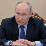 <strong>Путин отметил в выпускниках школы губернаторов готовность служить народу и Родине</strong>