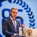 Педагогам вручили Почетные грамоты