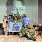 В Херсонском театре показали «Василия Тёркина» и вручили поэму образовательным учреждениям