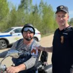 Сотрудники Госавтоинспекции вручили смолянам георгиевские ленточки